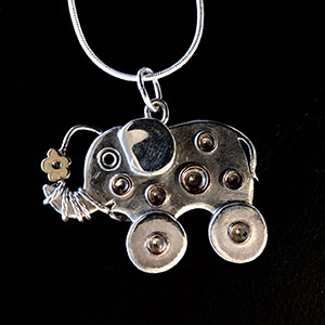 Airport Art - Fred Peters - 'Helibumb' Elephant Pendant Airport Art - Fred Peters - 'Helibumb' Elephant Pendant