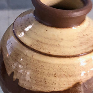 Airport Art - Antien Furstner - Satchel, Vase Airport Art - Antien Furstner - Satchel, Vase